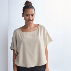 Jamie + the Jones Blank Canvas top